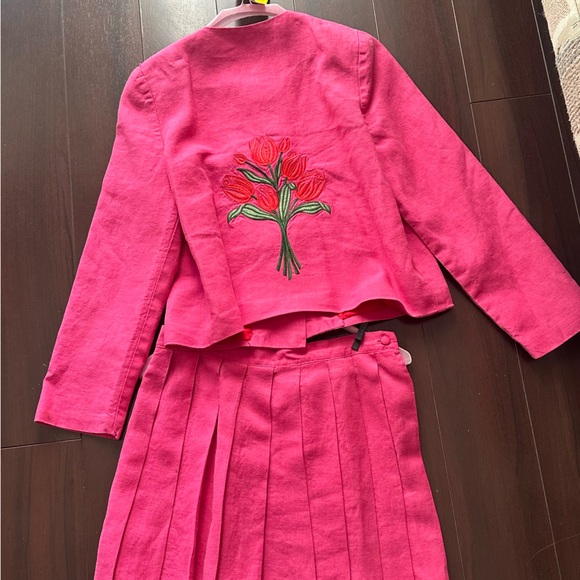 Women Suit (summer style) - Picture 2 of 9